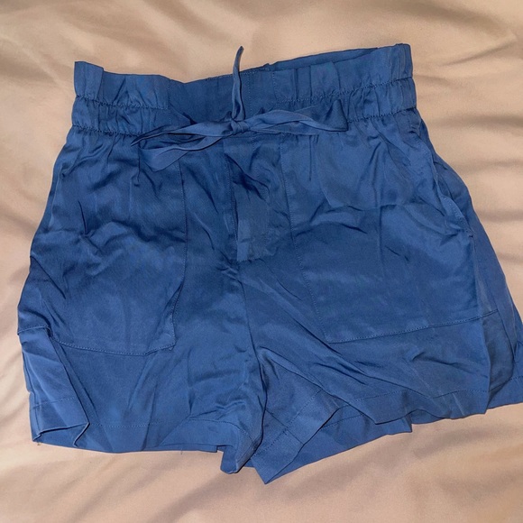 high waist paper bag/flowy shorts with tie - Picture 1 of 3